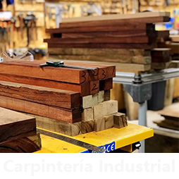 Sujeción y corte neumático para maquinaria de madera.